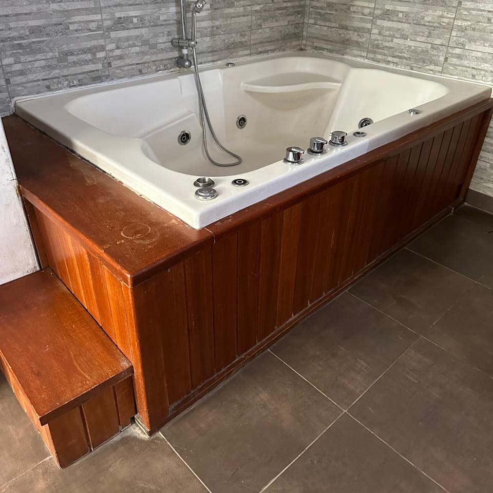 Tina Hidromasaje Iguazu - ENTREGA PISCO