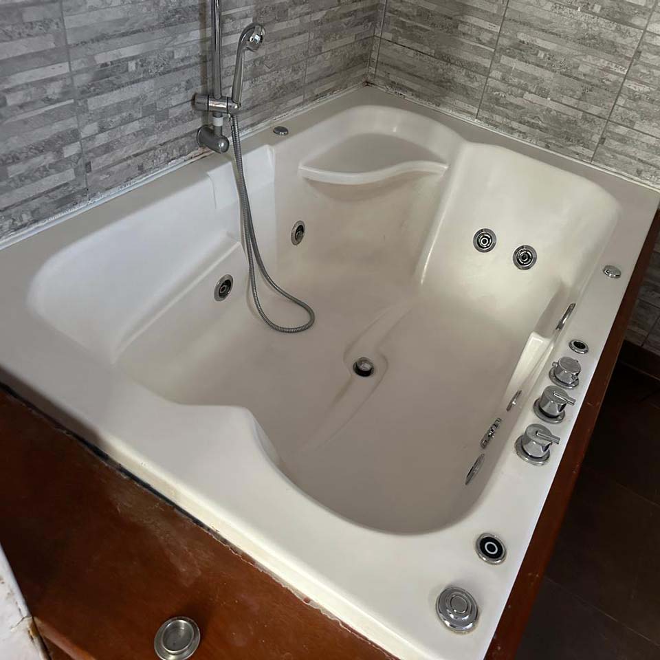 Tina Hidromasaje Iguazu - ENTREGA PISCO - Imagen 2